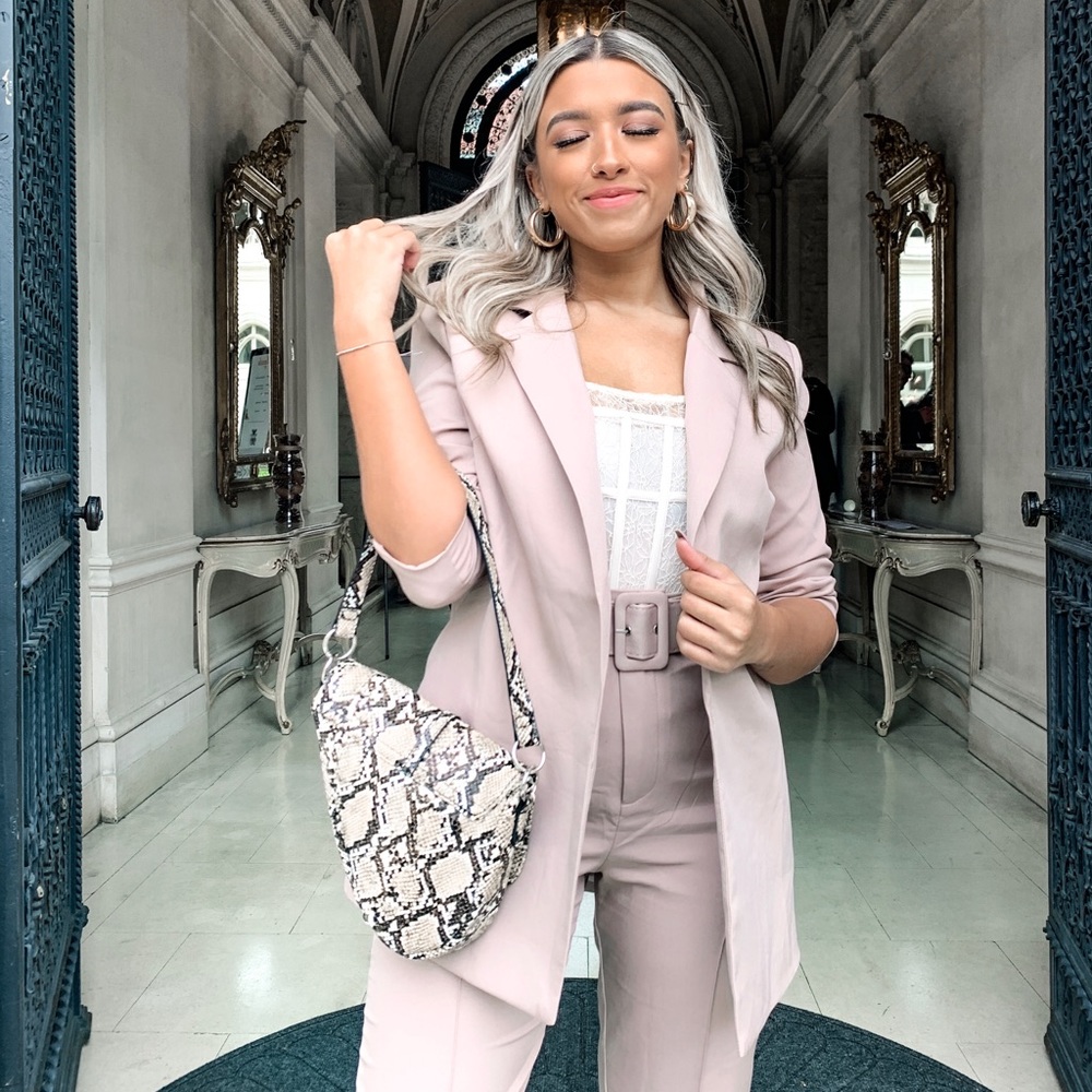 Meet your Posher, Leandra